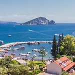 Eptanisos Beachfront Zante アパートホテル 4*