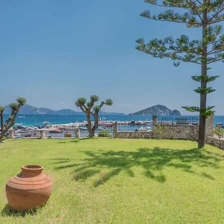 アパートホテル Eptanisos Beachfront Zante