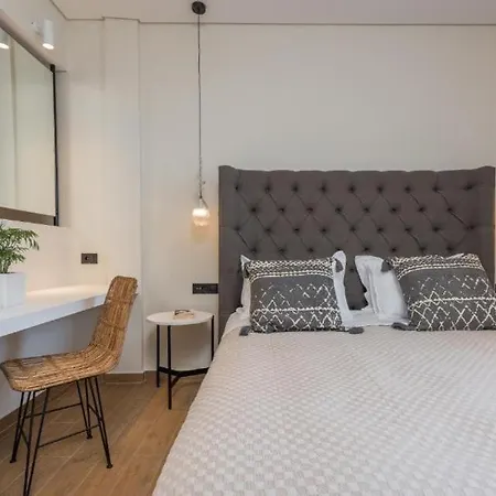 Eptanisos Beachfront Zante 아파트호텔 2*
